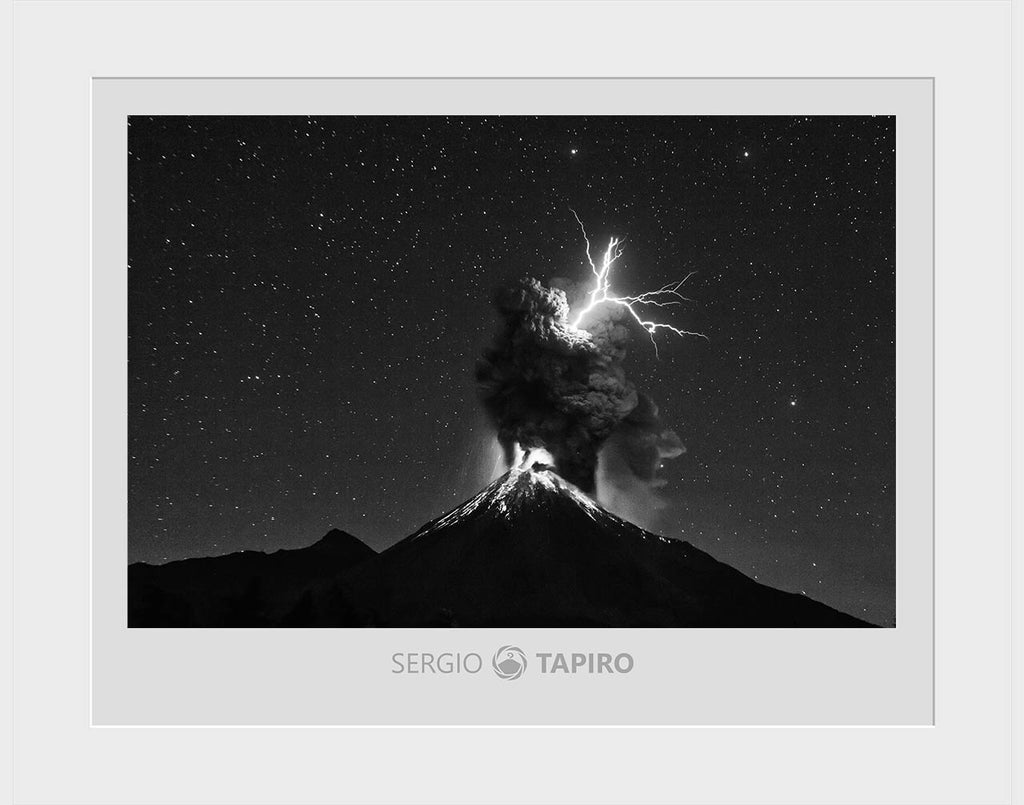 POP: Relatividad. Foto blanco y negro, 35x28 cm - Sergio Tapiro Fotos de volcanes y Naturaleza | Prints