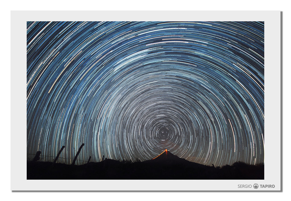 Túnel de Estrellas. 50x33 cm. Foto Circumpolar del Volcán de Colima. - Sergio Tapiro Fotos de volcanes y Naturaleza | Prints