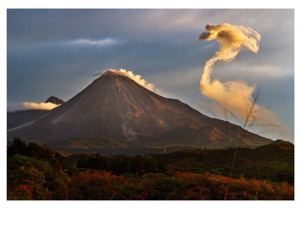 Quetzalcóatl visita al Volcán de Colima 25x20cm envío gratis - Sergio Tapiro Fotos de volcanes y Naturaleza | Prints