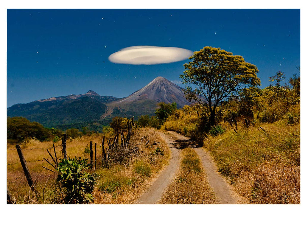 Lenticular a la medianoche 25x20cm envío gratis - Sergio Tapiro Fotos de volcanes y Naturaleza | Prints